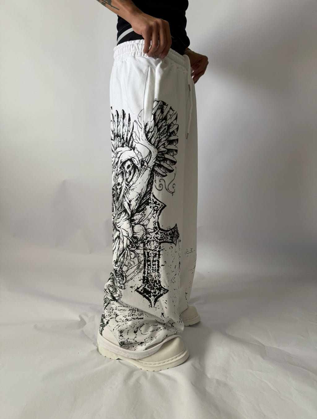 AFTERLIFE SWEATS - WHITE